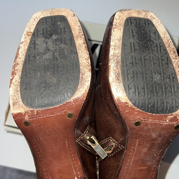 FRYE Andie Ankle bootie heels dark brown women size 7 - Picture 8 of 16